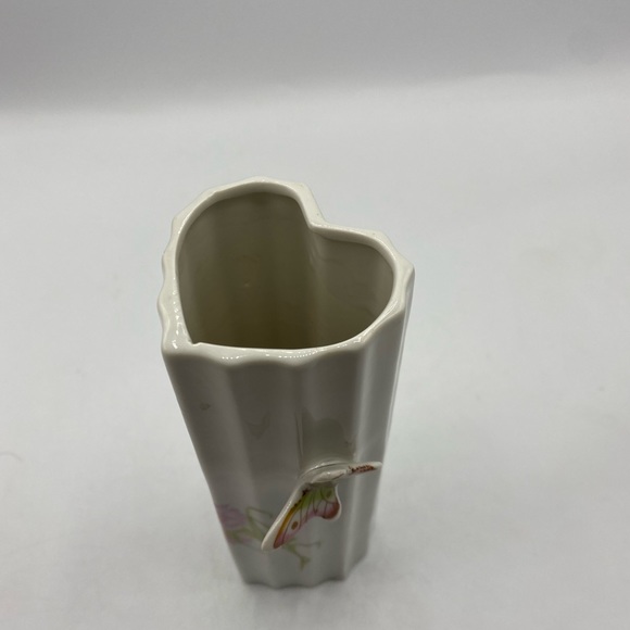 Vintage white glass single flower vase retro heart shape bud vases glasses - Picture 6 of 8